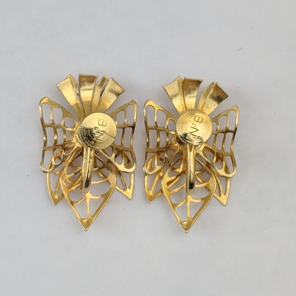 Vintage 1940s Screw Back Earrings Bugbee and Niles - Picture 2 of 5